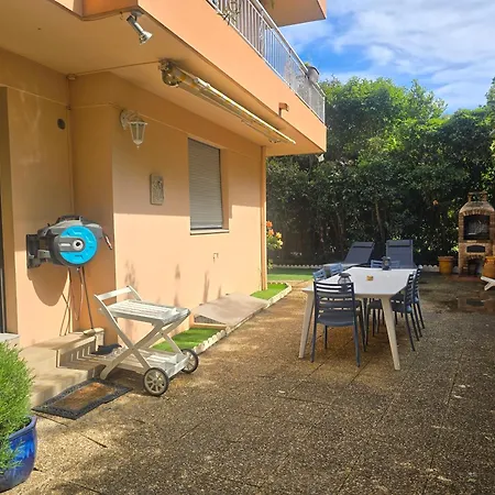 Duplex Climatise 100m2, Jardin, Garage Individuel Clos 昂蒂布