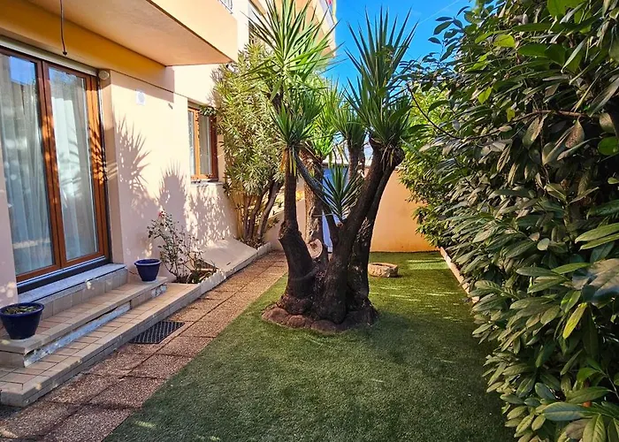 Duplex Climatise 100m2, Jardin, Garage Individuel Clos Apartment Antibes