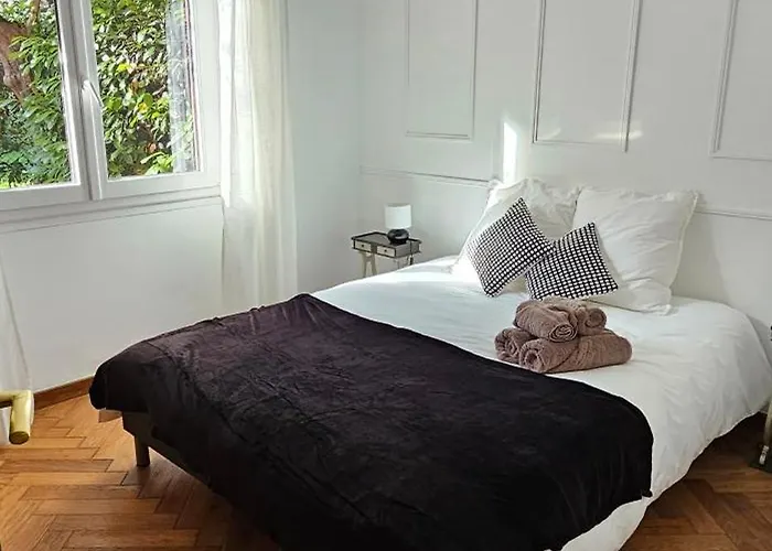 Duplex Climatise 100m2, Jardin, Garage Individuel Clos Apartment *