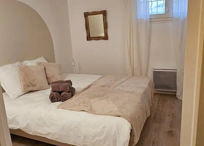 Duplex Climatise 100m2, Jardin, Garage Individuel Clos Apartment *