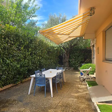 Duplex Climatise 100m2, Jardin, Garage Individuel Clos Apartment
